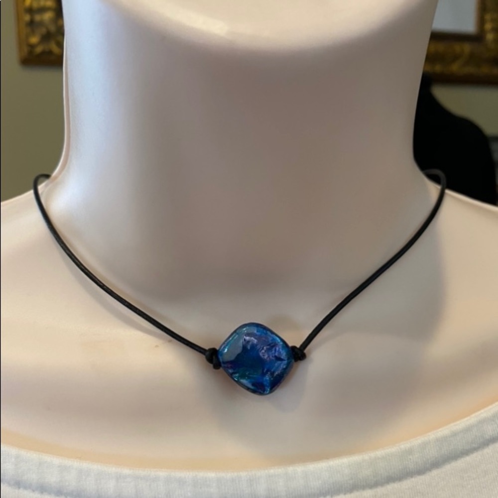 SJC Opalescent Blue Mother of Pearl Necklace - Picture 6 of 7